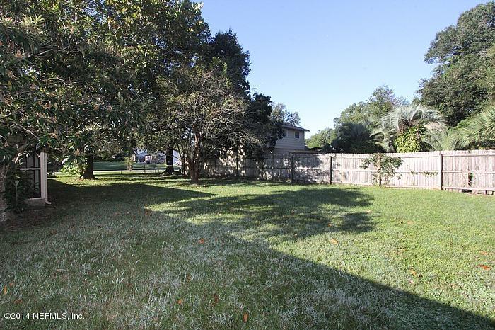 8882 Runnymeade Road Jacksonville, FL 32257 - Photo 17 of 31 backyardview2_700