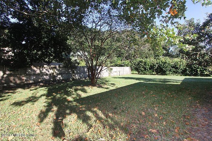 8882 Runnymeade Road Jacksonville, FL 32257 - Photo 18 of 31 backyard_700