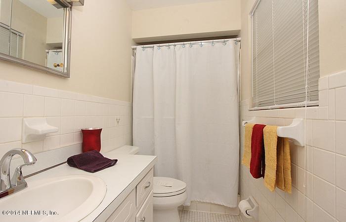 8882 Runnymeade Road Jacksonville, FL 32257 - Photo 22 of 31 masterbathroom_700