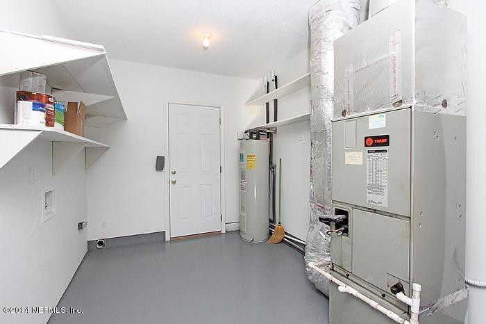 8882 Runnymeade Road Jacksonville, FL 32257 - Photo 27 of 31 laundryroom_700