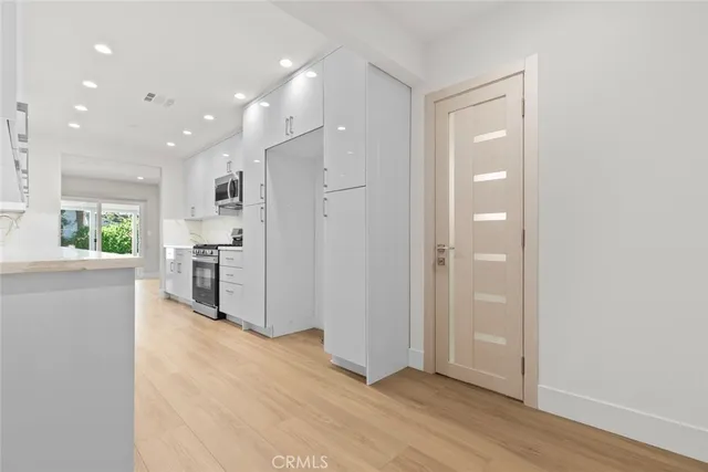 $1,199,000 | 6820 Encino Avenue, Van Nuys, CA 91406