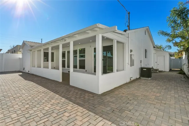 $1,199,000 | 6820 Encino Avenue, Van Nuys, CA 91406