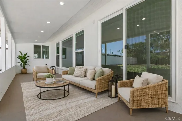 $1,199,000 | 6820 Encino Avenue, Van Nuys, CA 91406