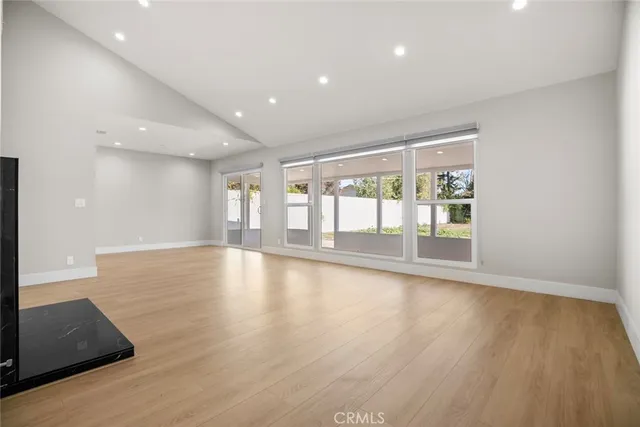 $1,199,000 | 6820 Encino Avenue, Van Nuys, CA 91406