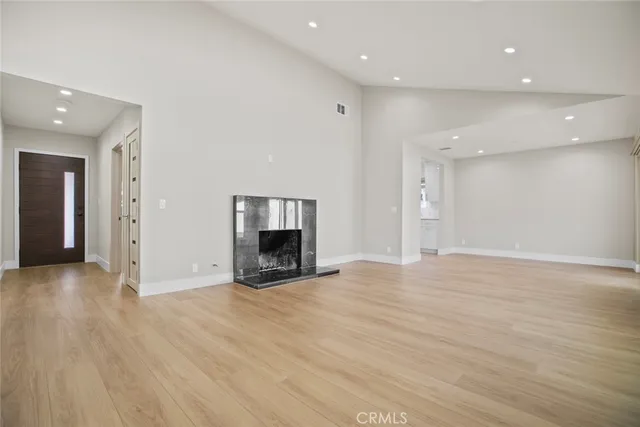 $1,199,000 | 6820 Encino Avenue, Van Nuys, CA 91406