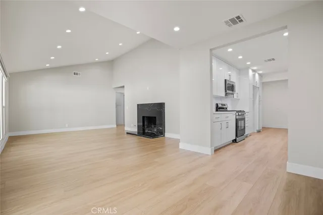 $1,199,000 | 6820 Encino Avenue, Van Nuys, CA 91406