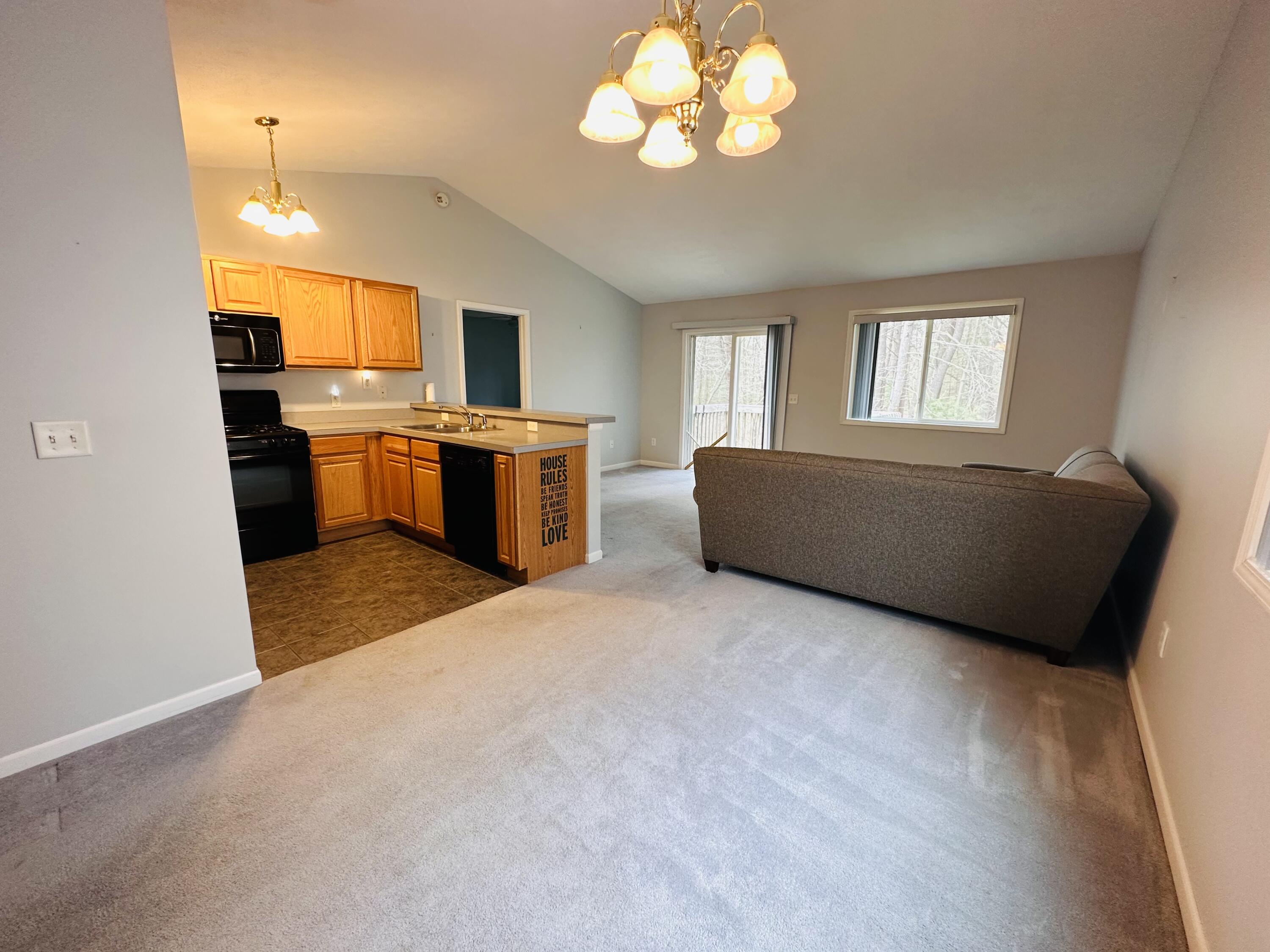 1295 Whitehall Road, Unit 28 Muskegon, MI 49445 - Photo 11 of 32 26840949-F21F-4F9C-AE94-438D947DF299