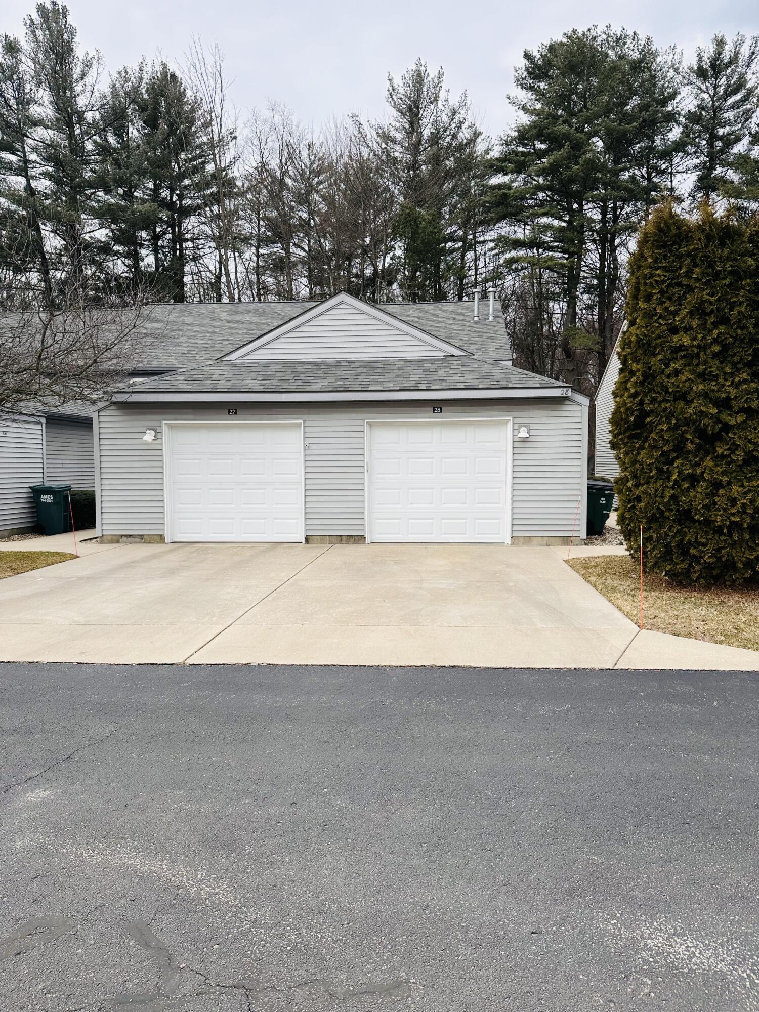 1295 Whitehall Road, Unit 28 Muskegon, MI 49445 - Photo 2 of 32 B1DBBE4F-B3A9-44EF-B82F-0DD43217A124