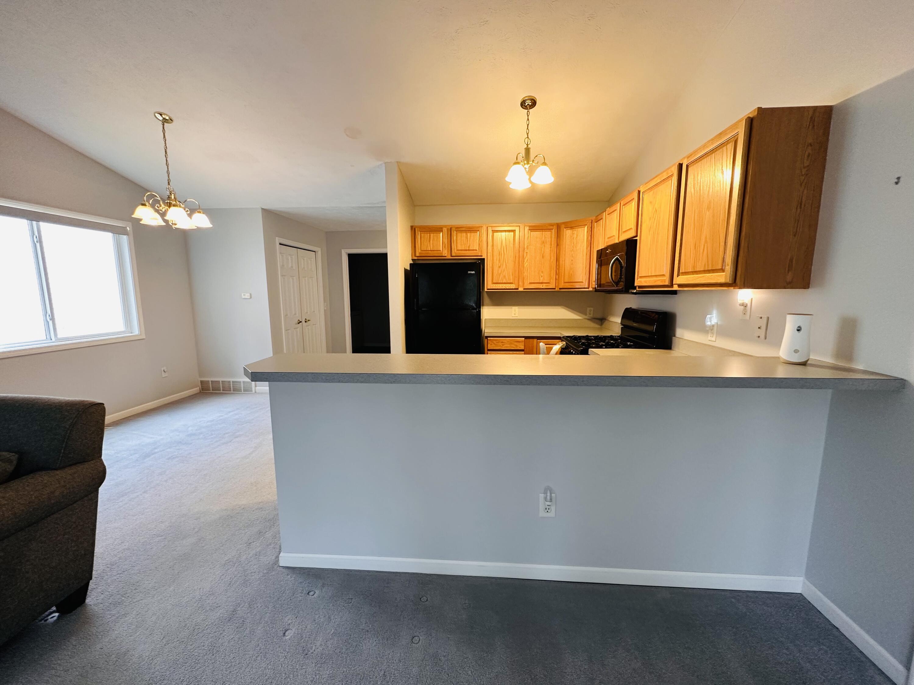 1295 Whitehall Road, Unit 28 Muskegon, MI 49445 - Photo 9 of 32 C94D0263-02DB-4A2E-8C7C-6A2581439AB0