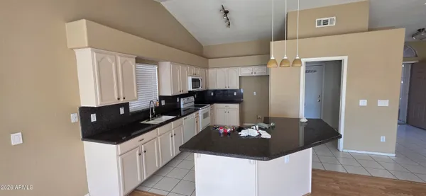 $2,050 | 9163 West Davis Road, Peoria, AZ 85382