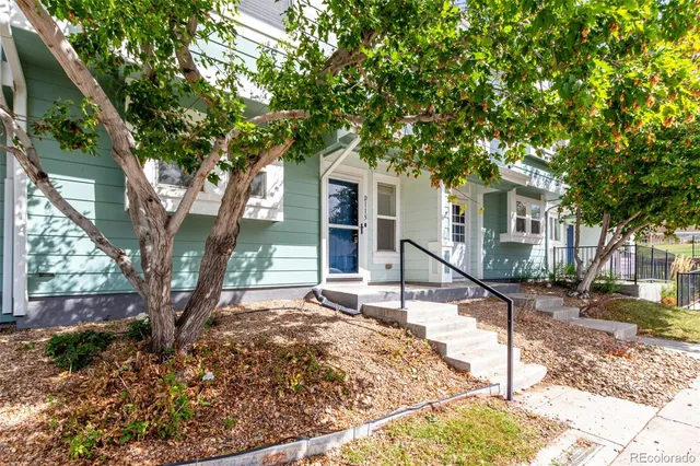a house view with a outdoor space