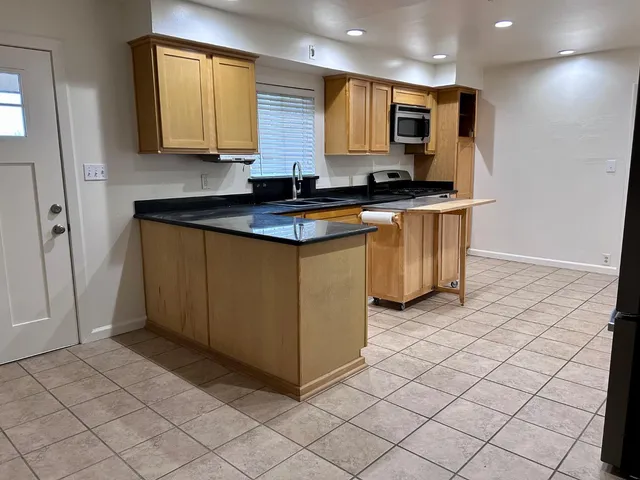 $2,500 | 10431 South Bethel Avenue, Selma, CA 93662