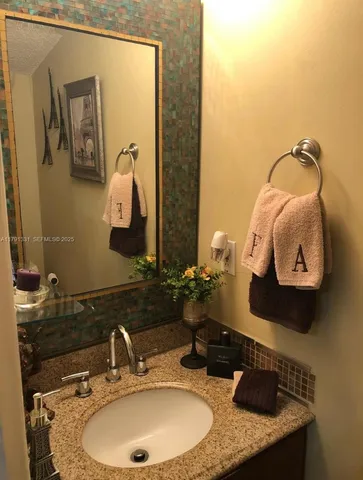 $3,400 | 248 Majorca Avenue, Unit 248, Coral Gables, FL 33134