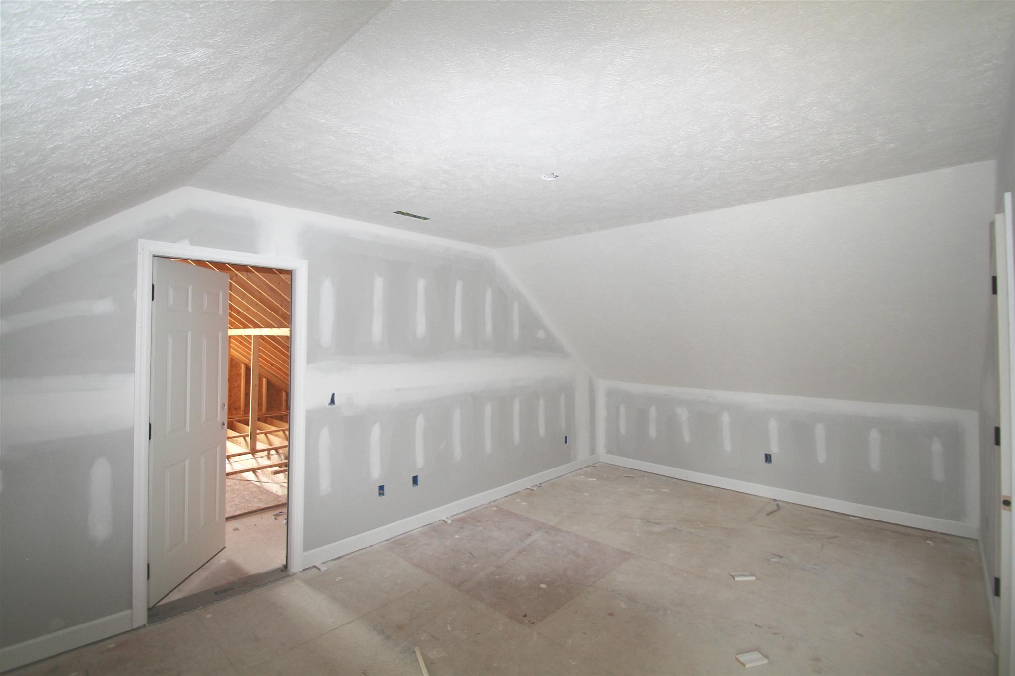 194 Ferrells Loop Road Manchester, TN 37355 - Photo 8 of 10 a view of an empty room