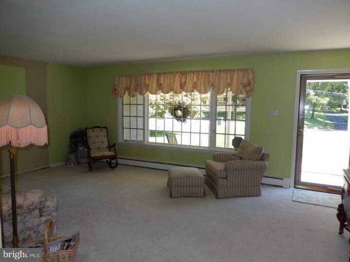 258 Painter Road Media, PA 19063 - Photo 3 of 25 Living Room