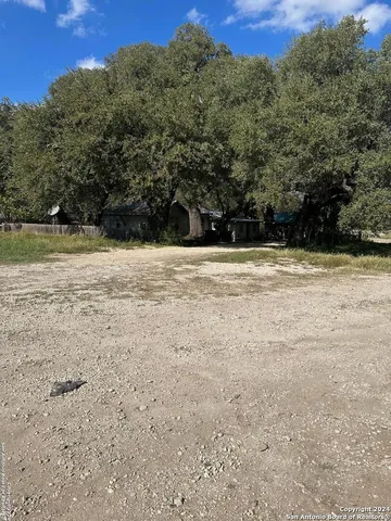 $275,000 | 14075 Sherwood Road, Atascosa, TX 78002