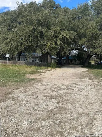 $275,000 | 14075 Sherwood Road, Atascosa, TX 78002