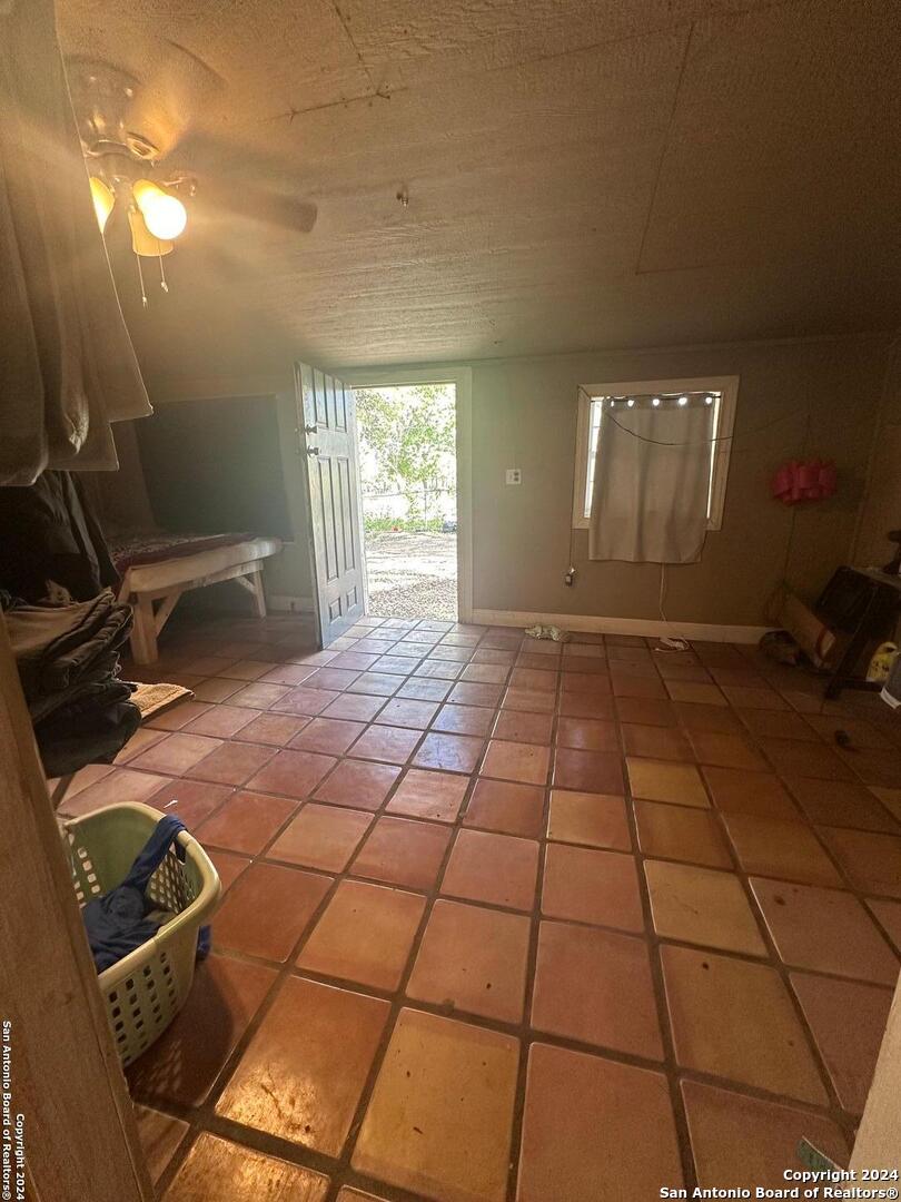 14075 Sherwood Road Atascosa, TX 78002 - Photo 8 of 15