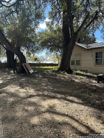 $275,000 | 14075 Sherwood Road, Atascosa, TX 78002