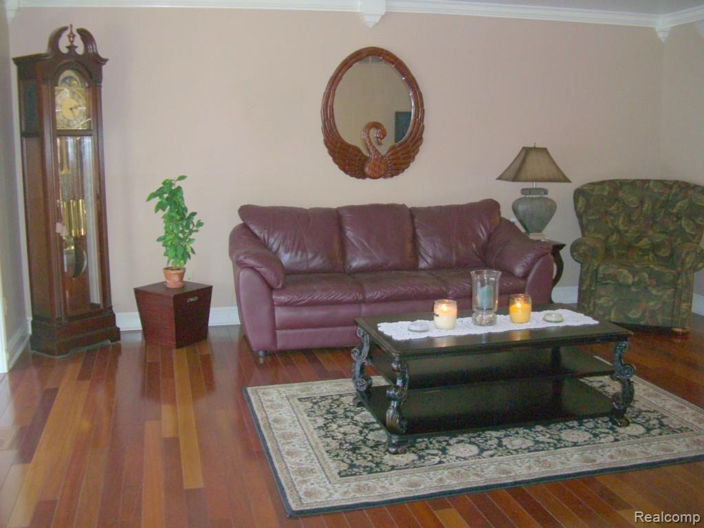 6895 Longwood Road Canton, MI 48187 - Photo 8 of 24 Living Room
