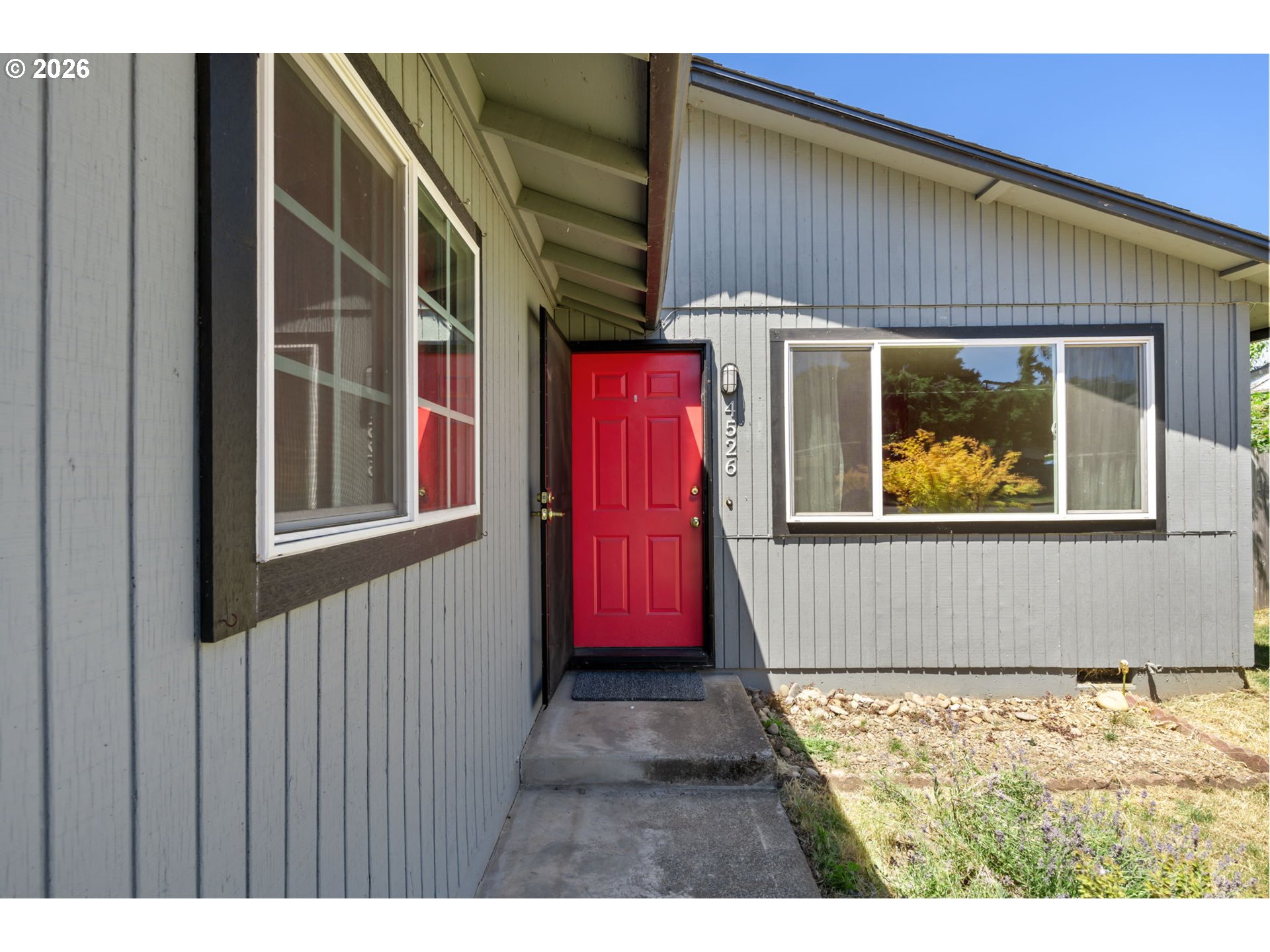 4526 Daisy Street Springfield, OR 97478 - Photo 5 of 35