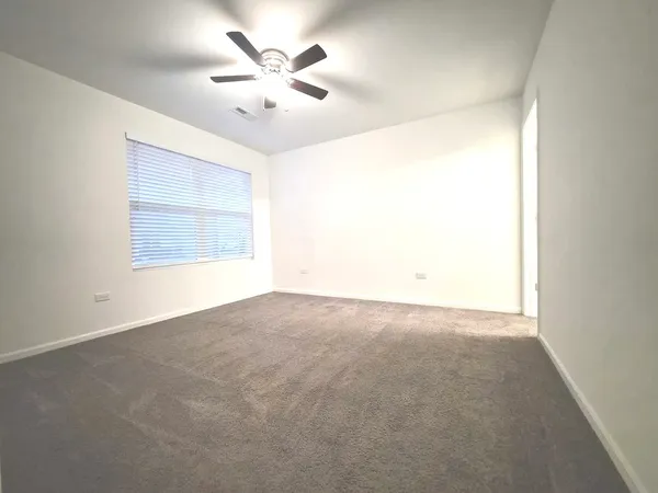 $2,700 | 4391 Chelsea Mnr Circle, Unit 4391, Aurora, IL 60504