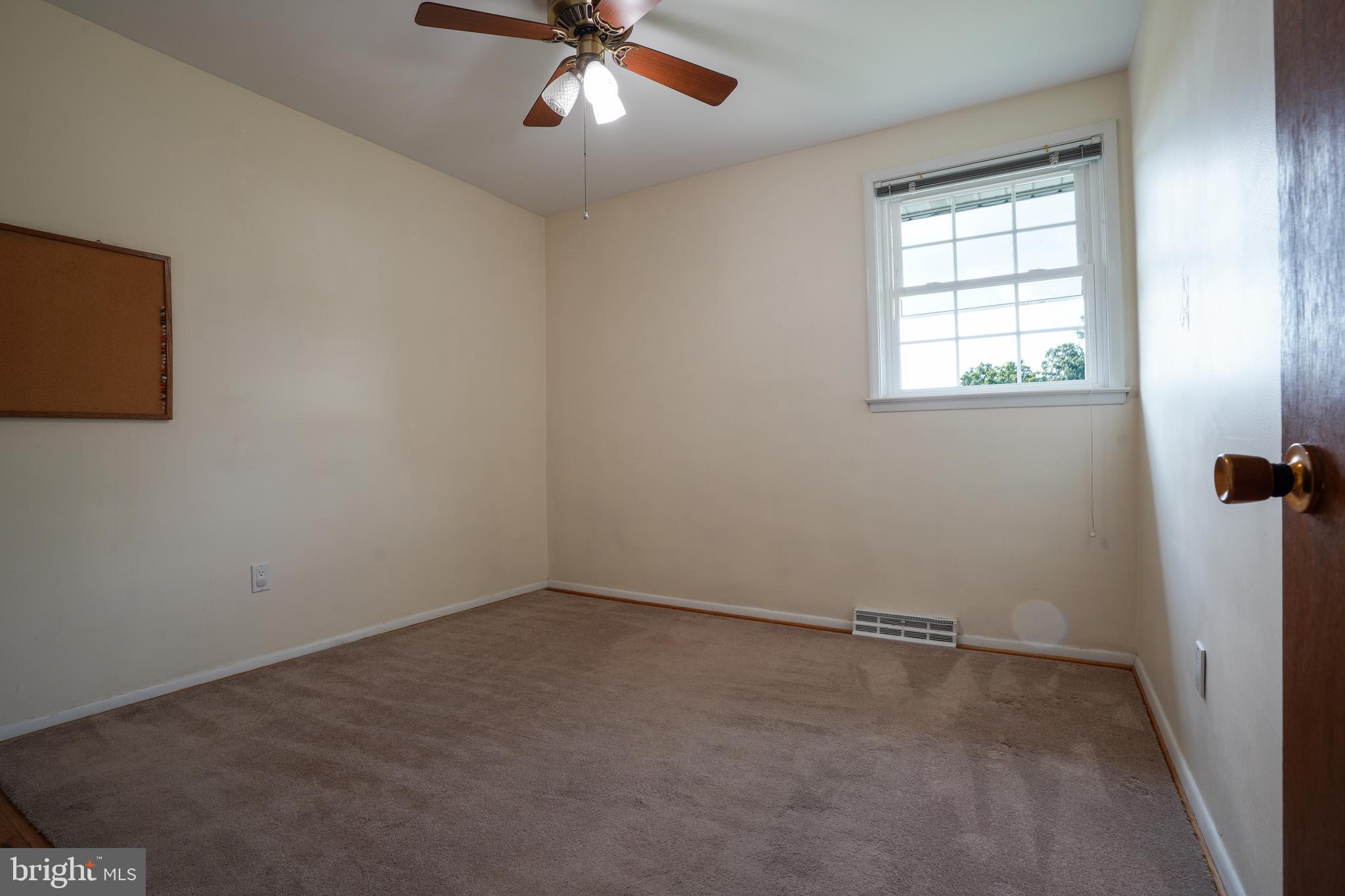 437 Neepier Road Baltimore, MD 21228 - Photo 19 of 29 Bedroom #2