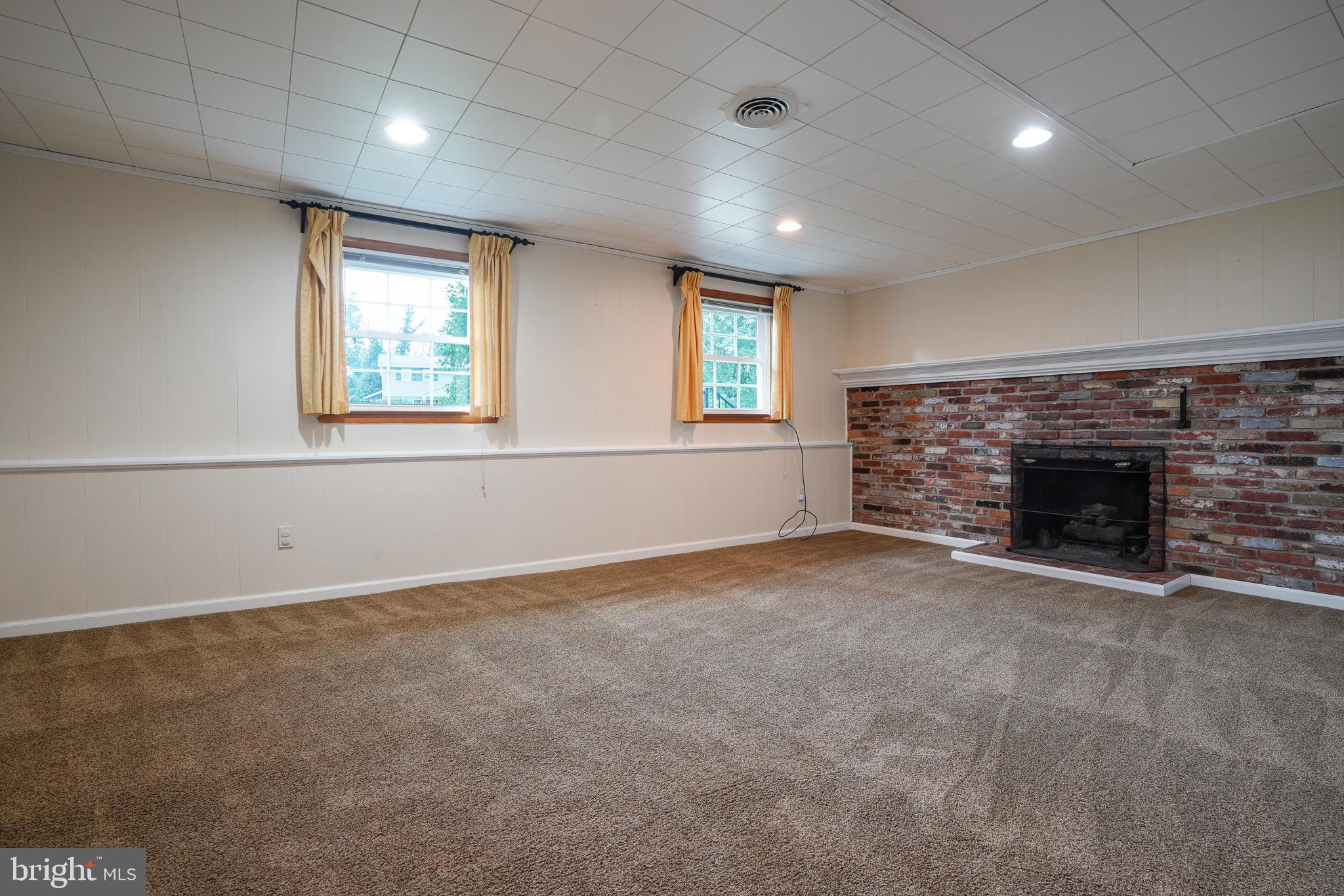 437 Neepier Road Baltimore, MD 21228 - Photo 23 of 29 Large lower level family room