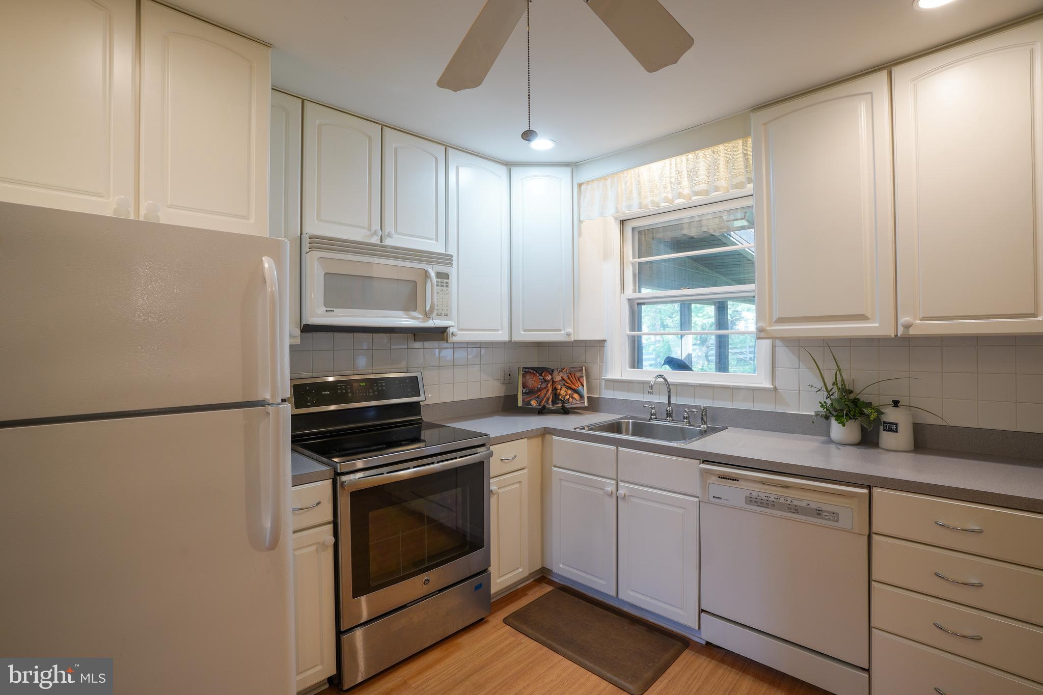 437 Neepier Road Baltimore, MD 21228 - Photo 10 of 29 Gallery Image 10