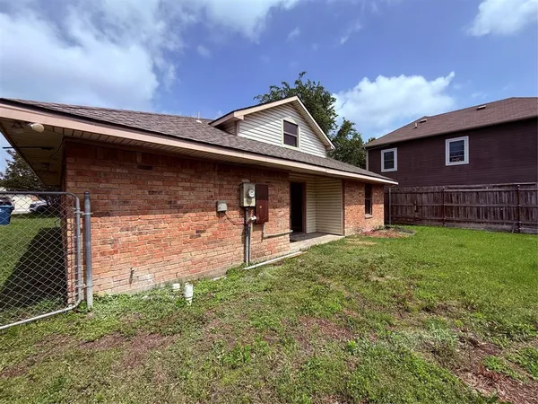 $1,900 | 609 Trout Street, Rockwall, TX 75032