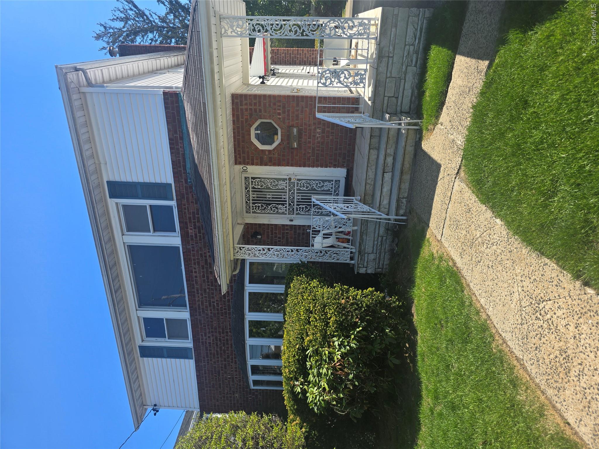 10 Alsop Street, Unit 2 Valley Stream, NY 11581 - Photo 1 of 6