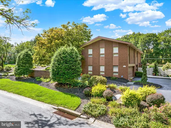 $975,000 | 1617 Meadowlark Road, Wyomissing, PA 19610