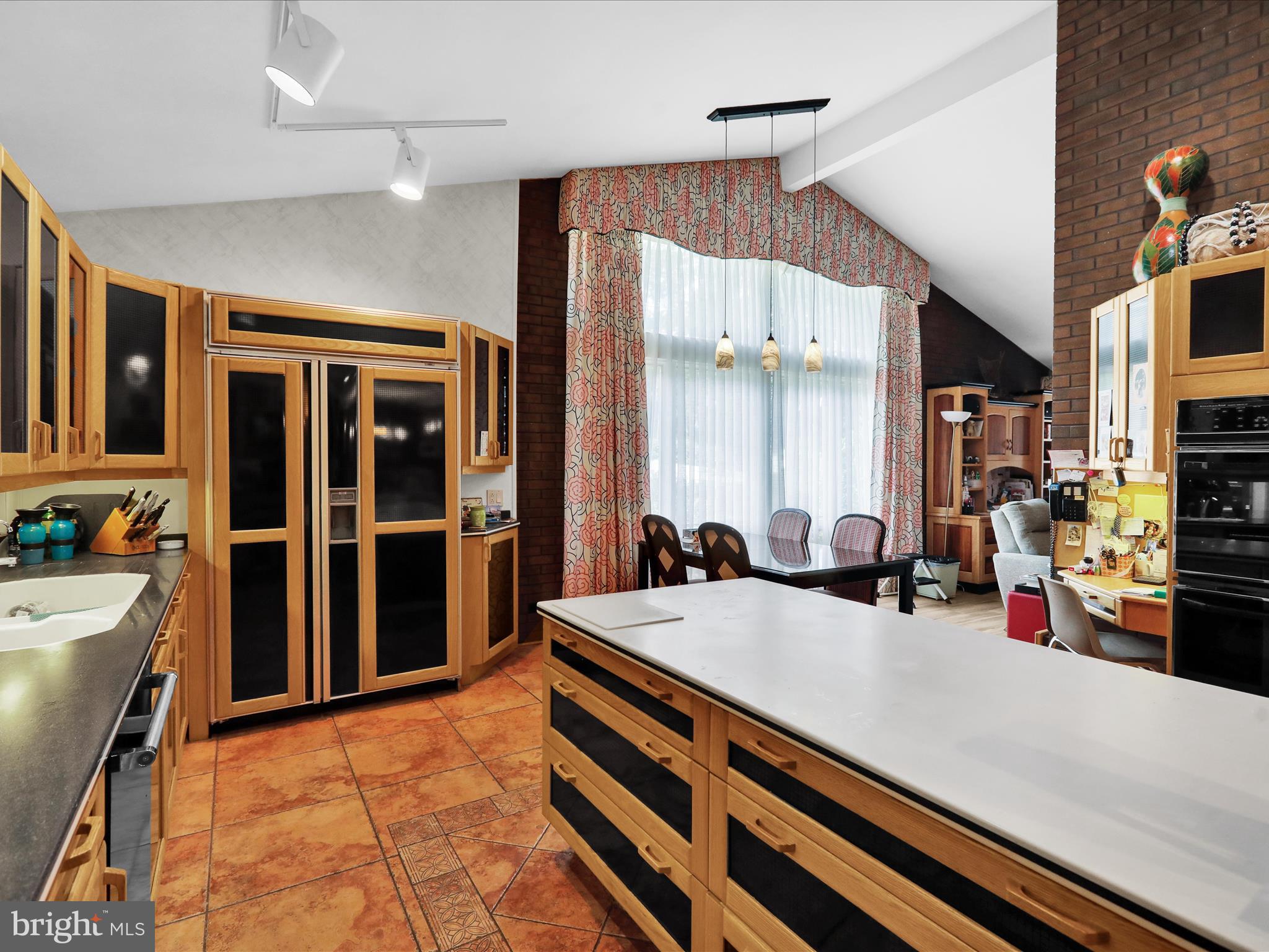 1617 Meadowlark Road Wyomissing, PA 19610 - Photo 25 of 99 a very nice looking room with a large window and furniture