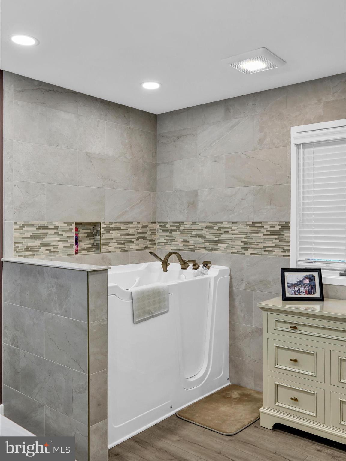 1617 Meadowlark Road Wyomissing, PA 19610 - Photo 41 of 99 Ensuite bath