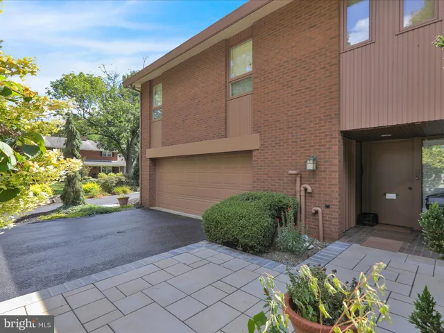 $1,250,000 | 1617 Meadowlark Road, Wyomissing, PA 19610