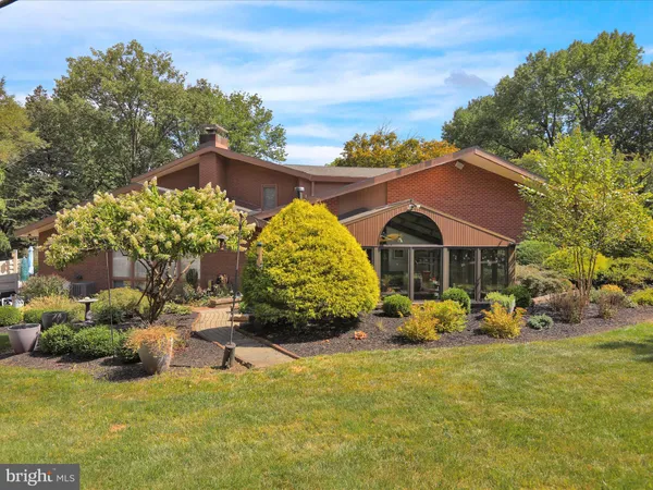 $975,000 | 1617 Meadowlark Road, Wyomissing, PA 19610