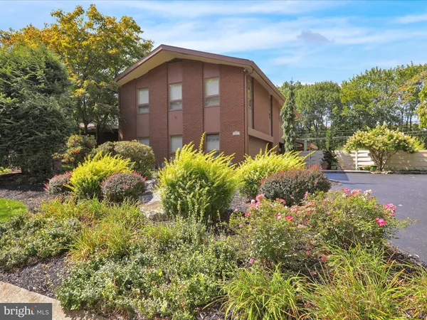 $975,000 | 1617 Meadowlark Road, Wyomissing, PA 19610