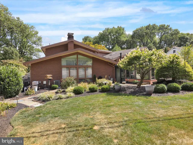 $1,250,000 | 1617 Meadowlark Road, Wyomissing, PA 19610