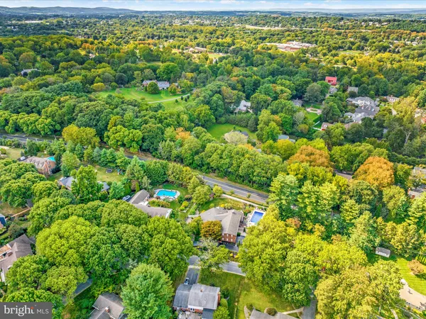$975,000 | 1617 Meadowlark Road, Wyomissing, PA 19610