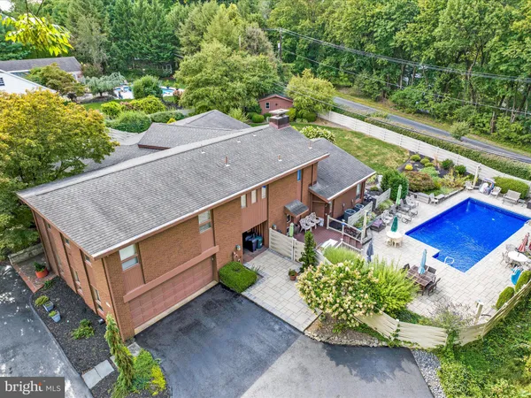 $975,000 | 1617 Meadowlark Road, Wyomissing, PA 19610