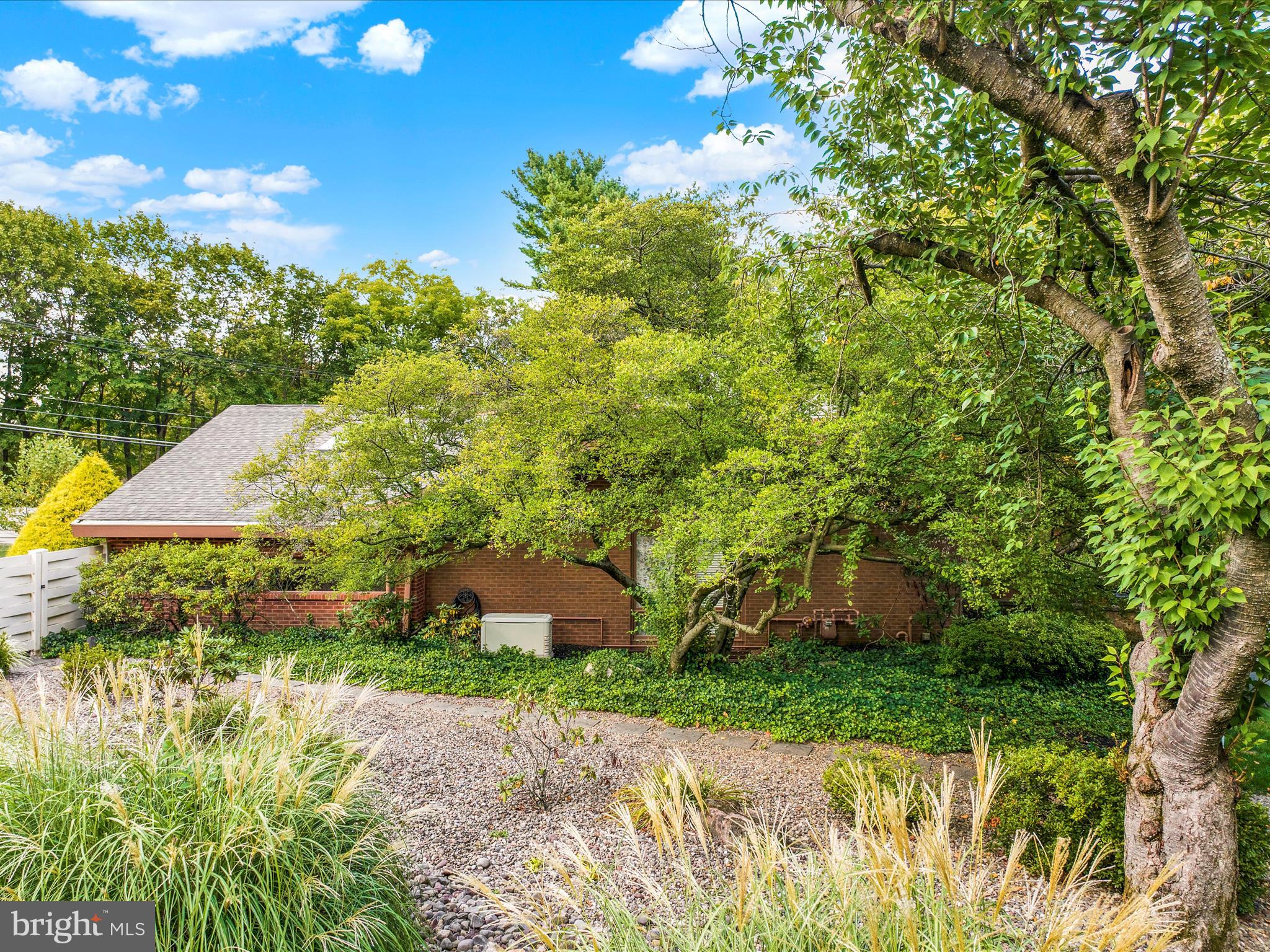 1617 Meadowlark Road Wyomissing, PA 19610 - Photo 96 of 99 a view of a garden with plants