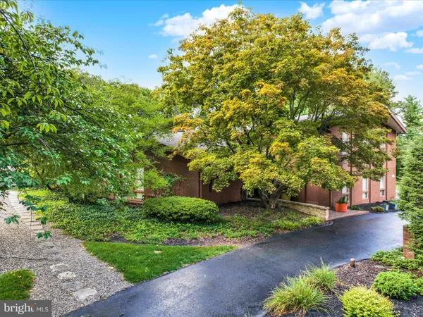 $975,000 | 1617 Meadowlark Road, Wyomissing, PA 19610