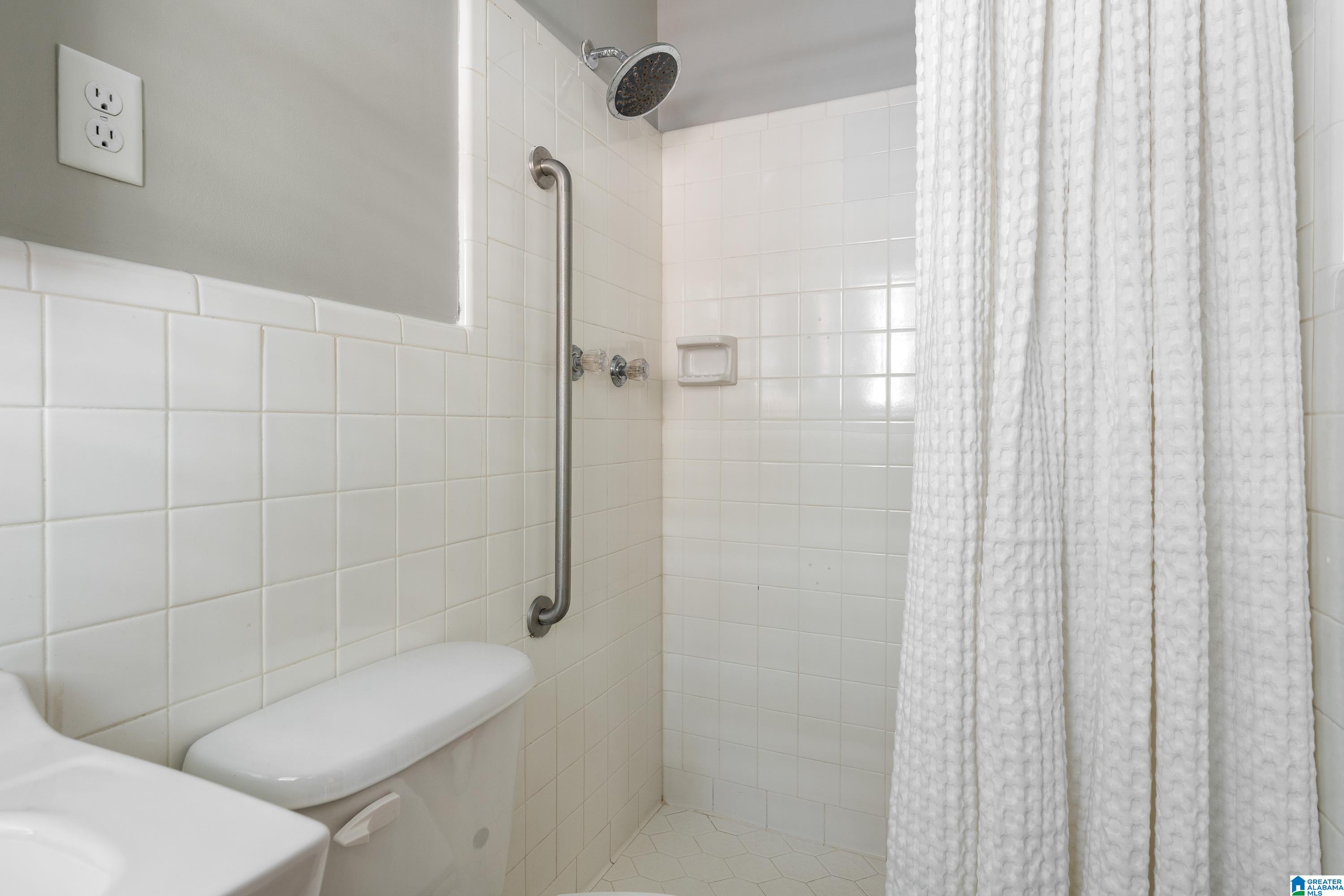 1092 Columbiana Road Birmingham, AL 35209 - Photo 22 of 36