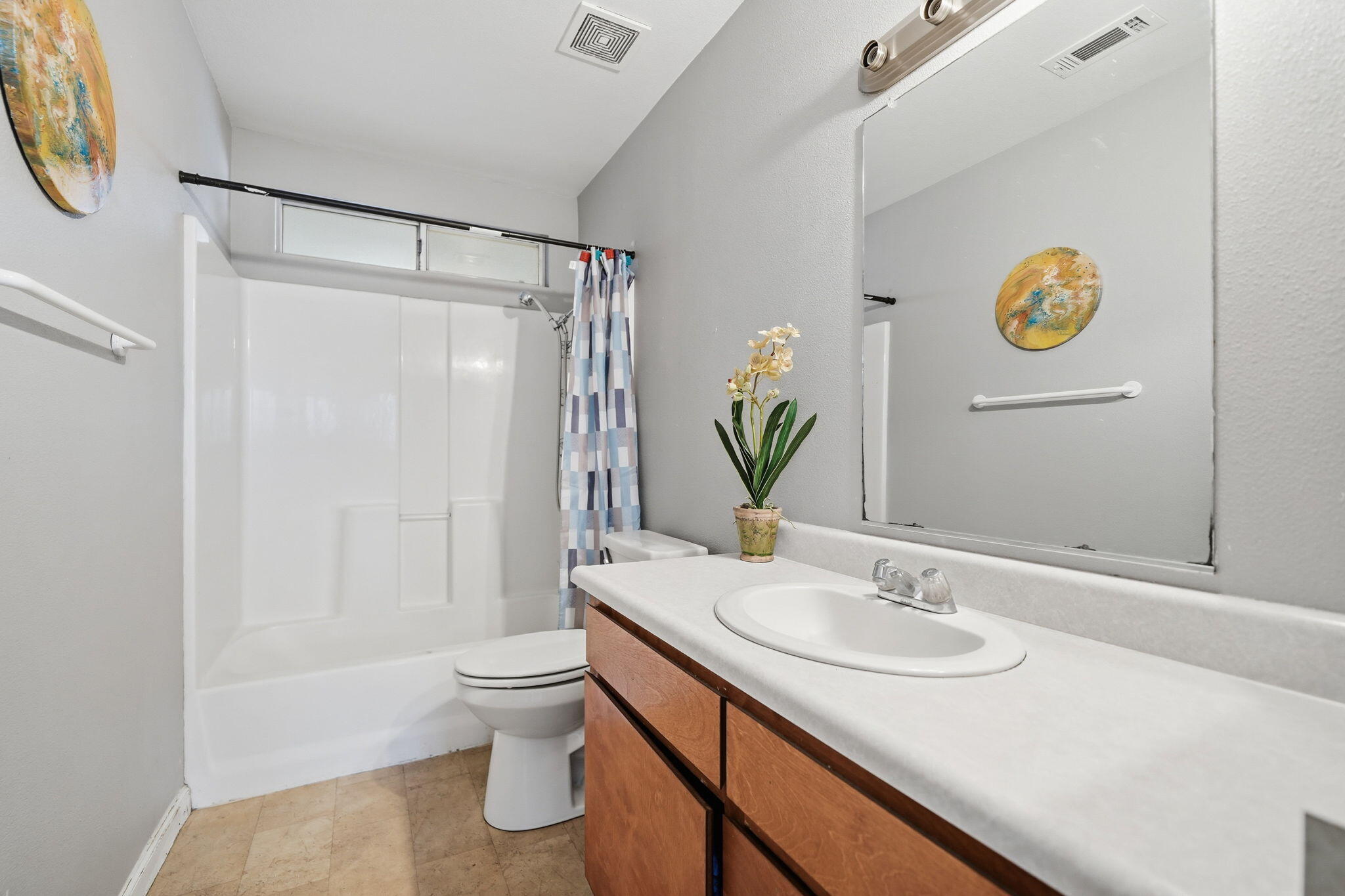 3661 Rabbit Lane Cottonwood, CA 96022 - Photo 17 of 38 a bathroom with a sink and a mirror