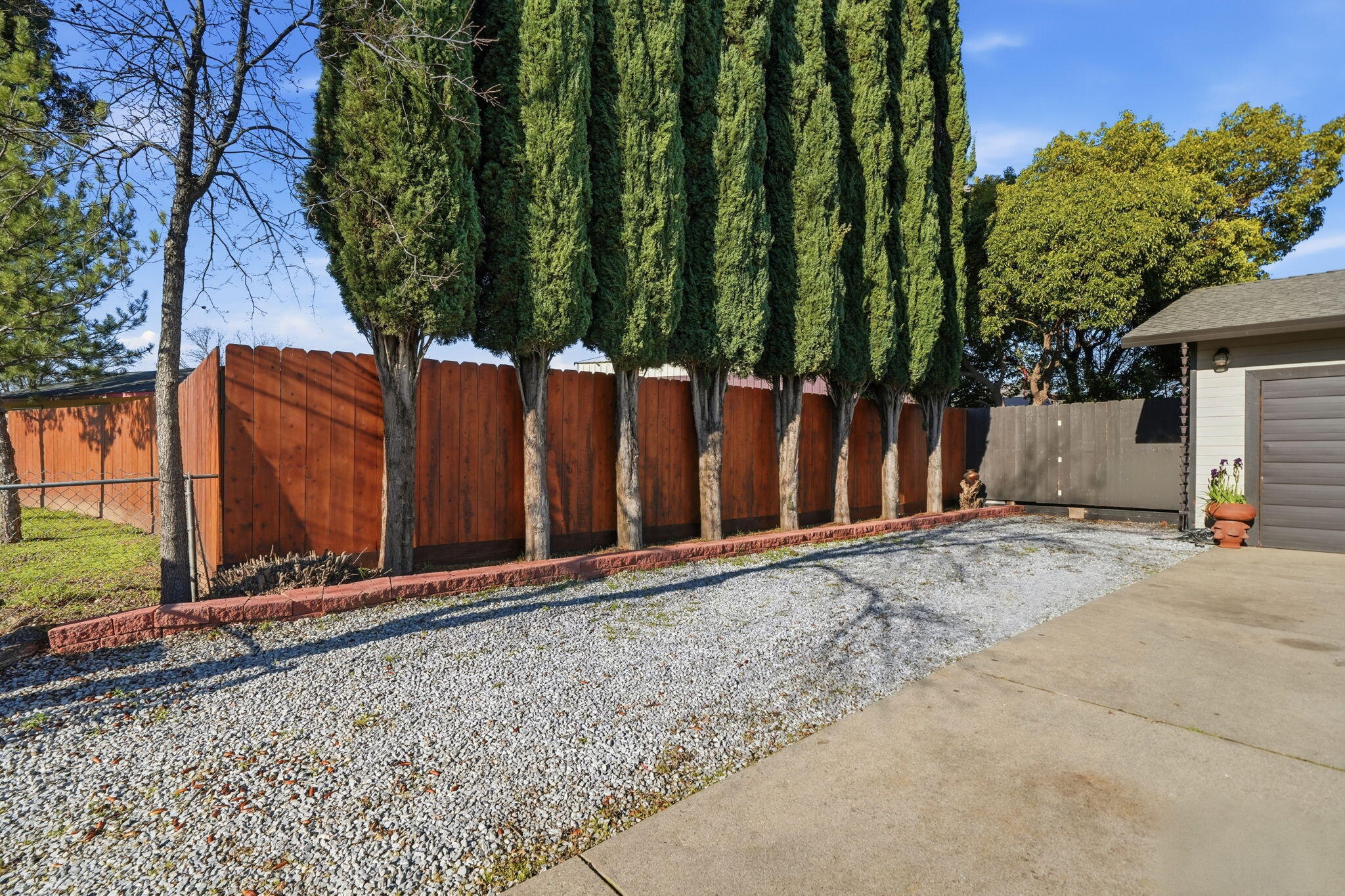 3661 Rabbit Lane Cottonwood, CA 96022 - Photo 30 of 38 a view of a backyard of the house