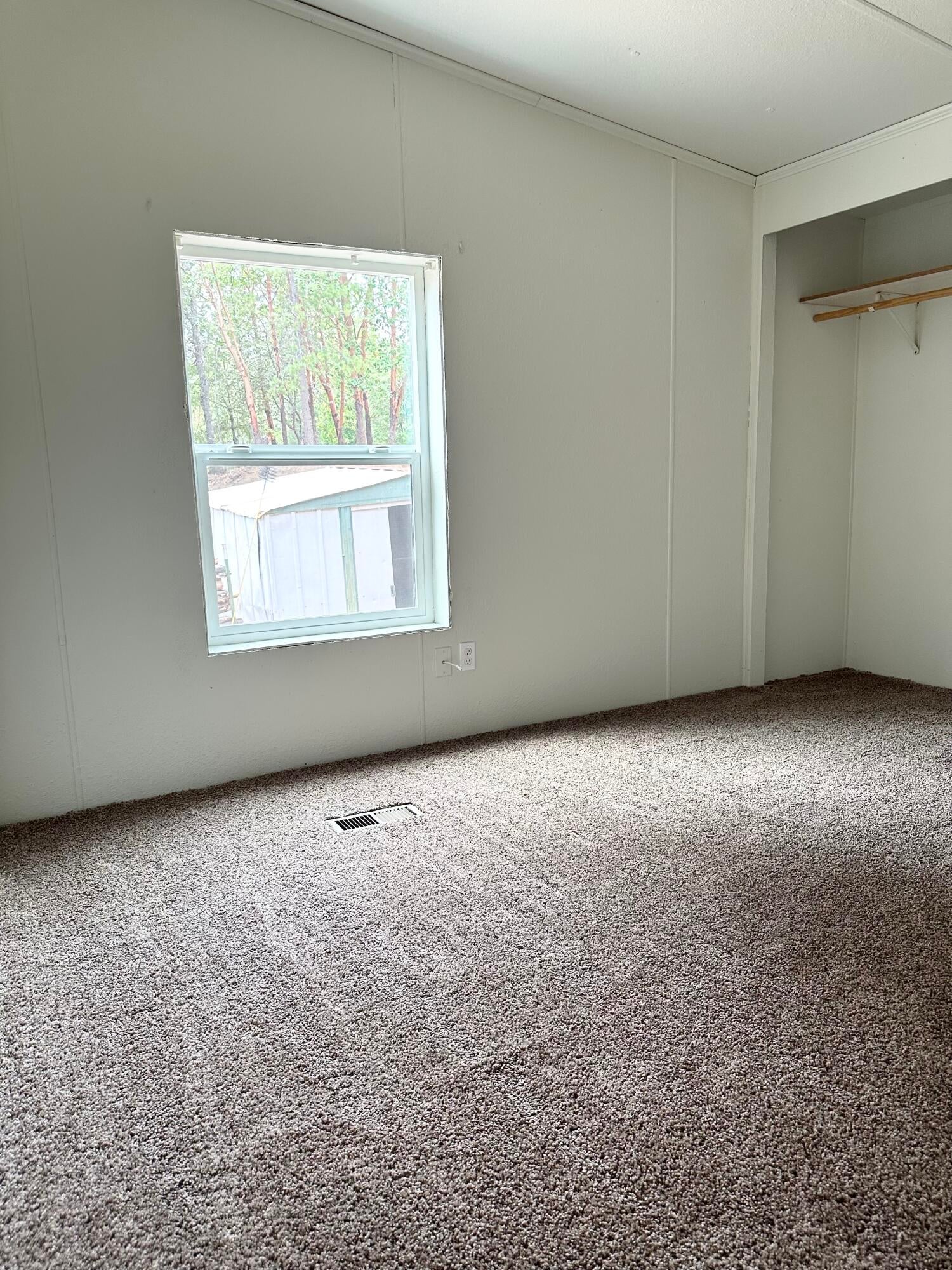 355 Crossway Drive Gold Hill, OR 97525 - Photo 22 of 23 Vaulted Ceilings, new carpet, new paint
