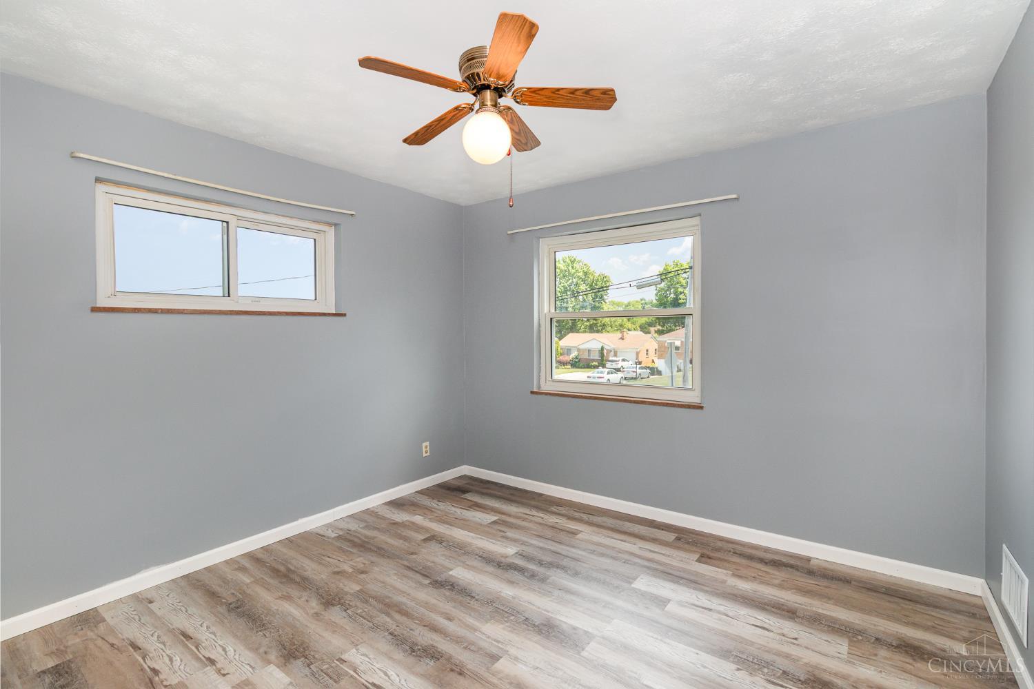 1127 Anderson Ferry Road Cincinnati, OH 45238 - Photo 11 of 21