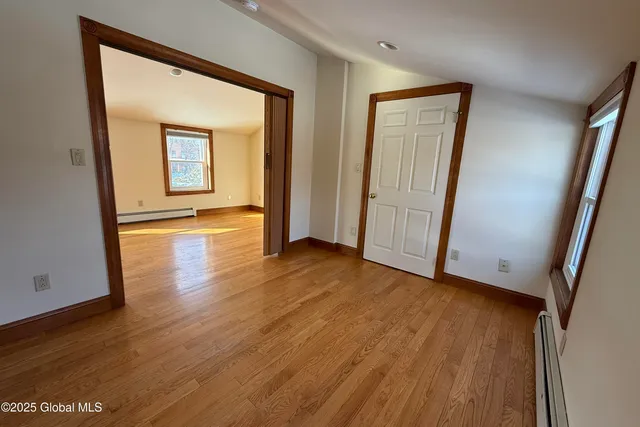 $1,495 | 109 Lake Avenue, Unit 4, Saratoga Springs, NY 12866