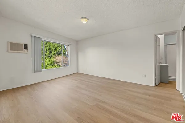 $3,450 | 15540 Moorpark Street, Unit 8, Encino, CA 91436