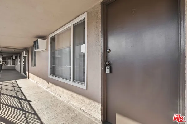 $3,450 | 15540 Moorpark Street, Unit 8, Encino, CA 91436